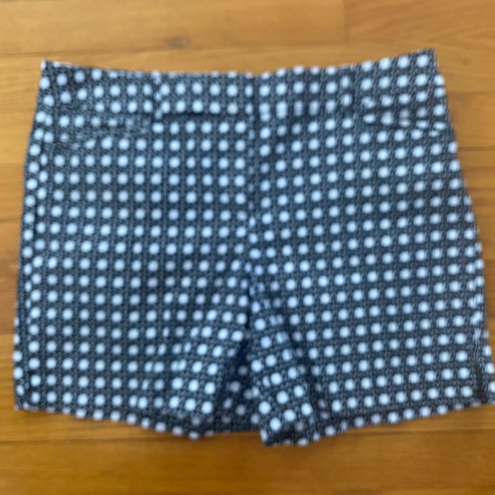White House, Black Market black-and-white shorts size 8